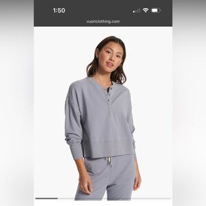 Vuori Woman’s Grey Leguna Henley Crew Neck